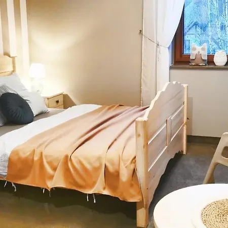 Sowia Dolina - Z Aneksami I Wyjsciem Na Ogrod Habitación en casa particular *