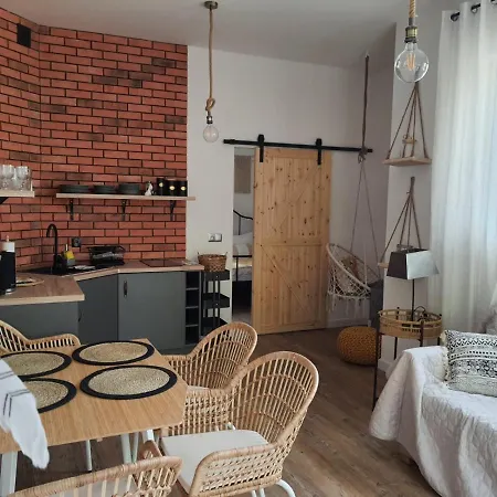 Sowia Dolina - Z Aneksami I Wyjsciem Na Ogrod Habitación en casa particular *