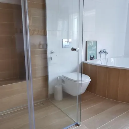 Sowia Dolina - Z Aneksami I Wyjsciem Na Ogrod Habitación en casa particular *