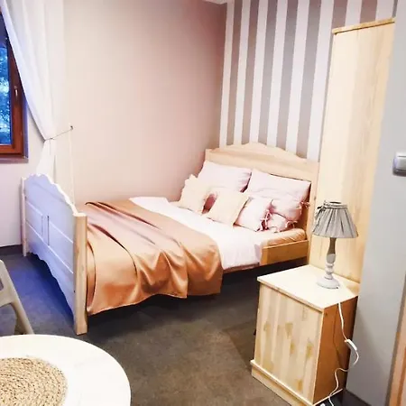 Sowia Dolina - Z Aneksami I Wyjsciem Na Ogrod كارباش